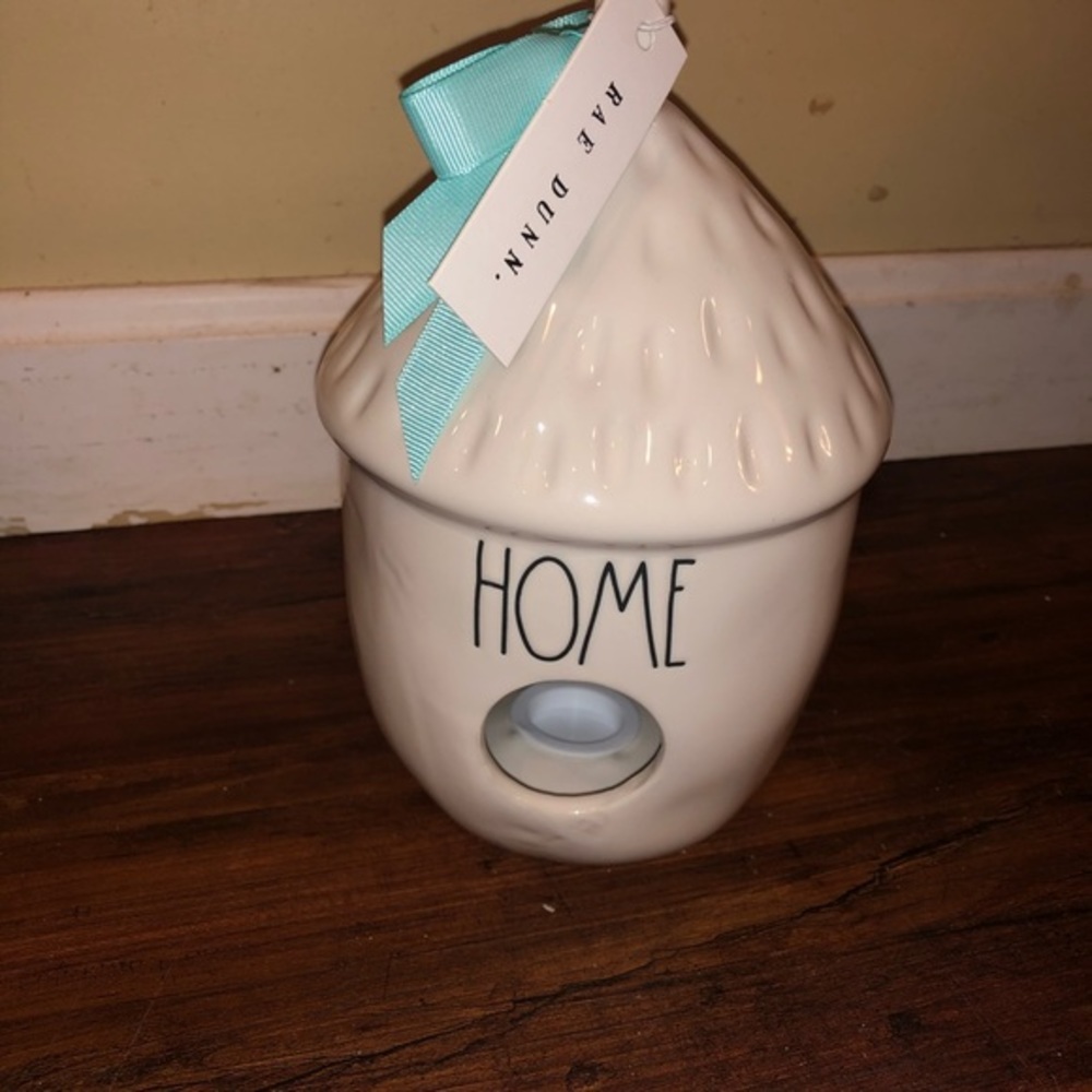 NWT Rae Dunn “Home” Tiki-Hut Ceramic Birdhouse